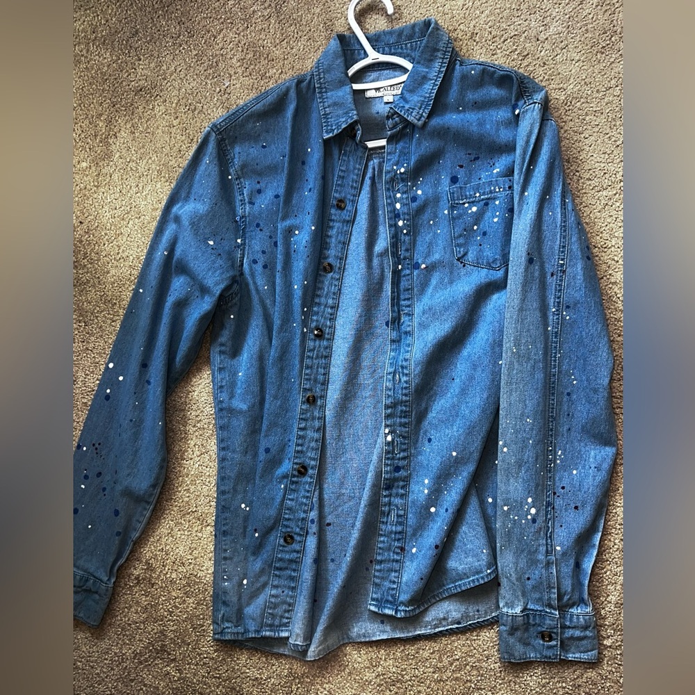 Really nice denim long sleeve button up. With paint splatters. Size LARGE